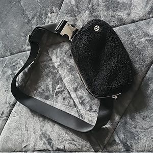 Lululemon Sherpa Belt Bag
